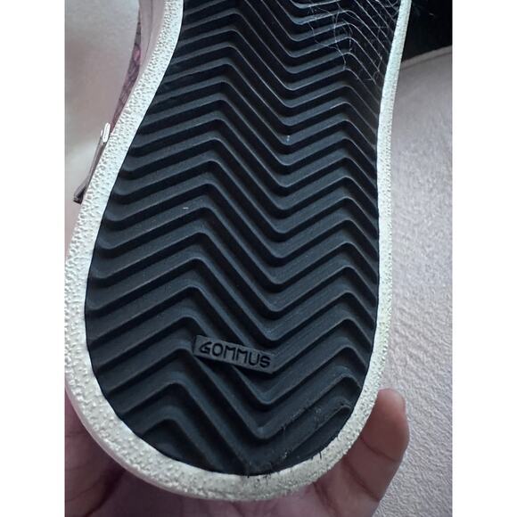 P448‎ Women's 36 High Top Skater Sneakers red black Snakeskin Python Print - Picture 9 of 13